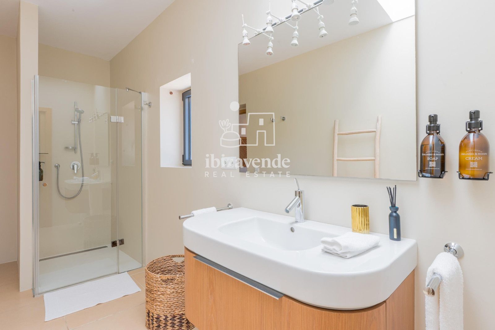 Mobilia Inmueble Image