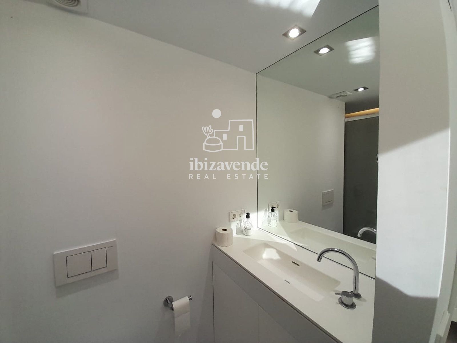 Mobilia Property Image