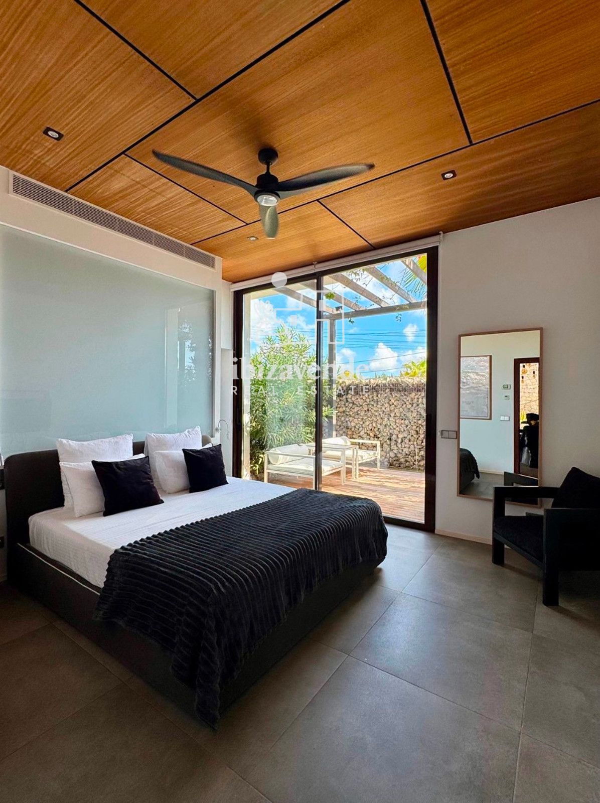 Mobilia Property Image
