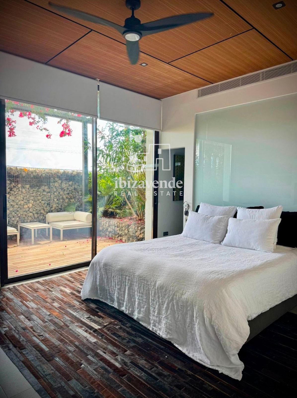 Mobilia Property Image