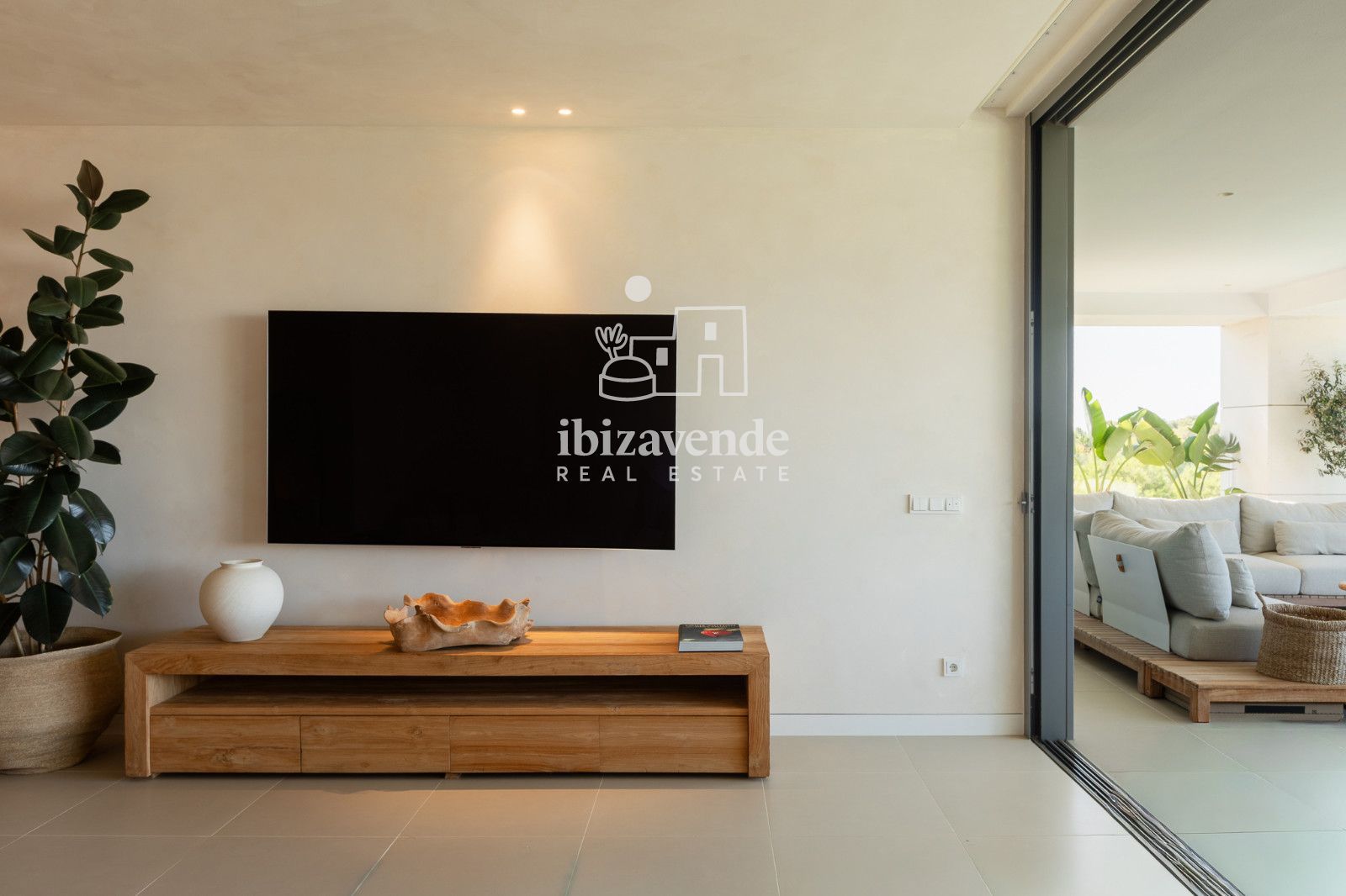Mobilia Property Image