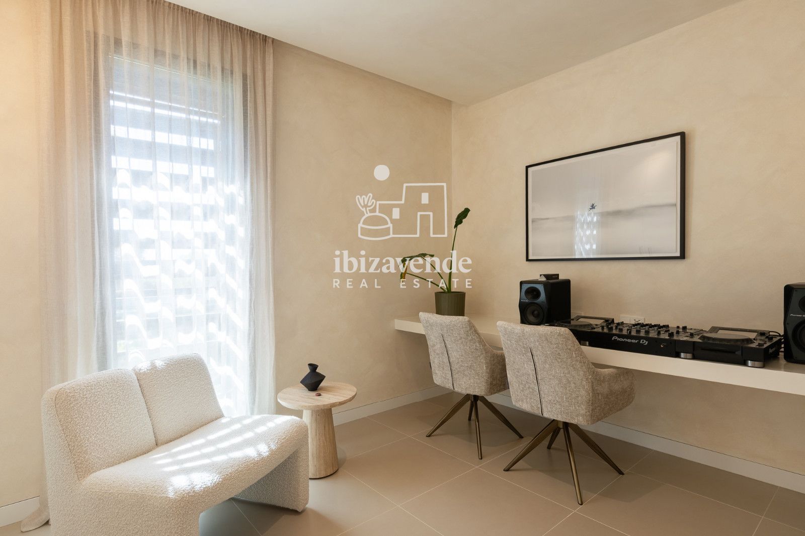 Mobilia Property Image