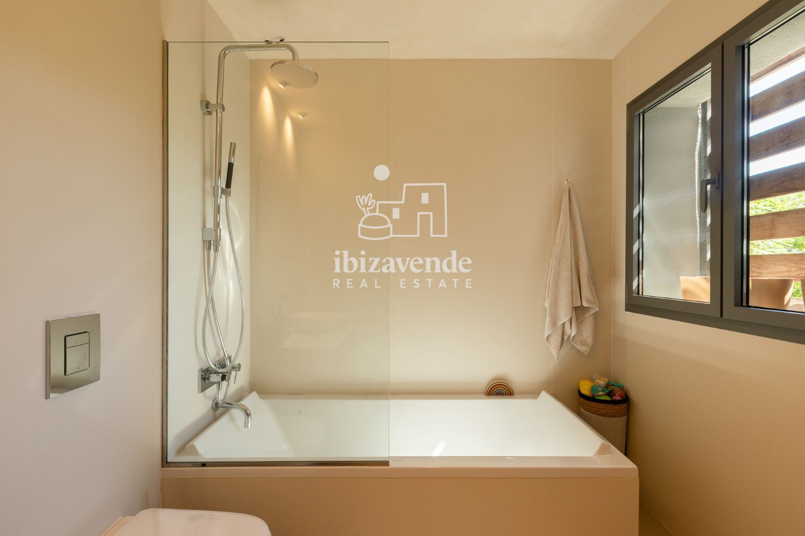 Mobilia Property Image