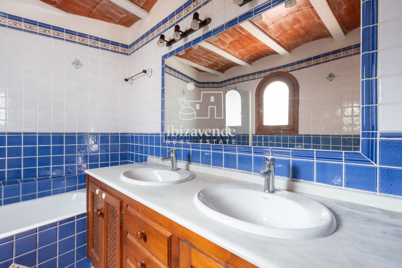 Mobilia Property Image