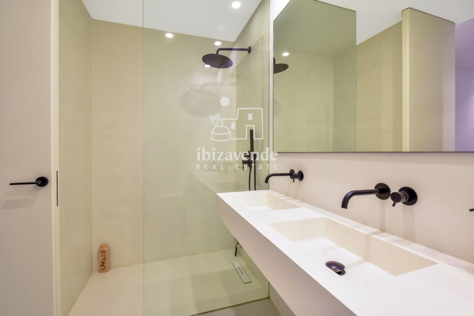 Mobilia Property Image