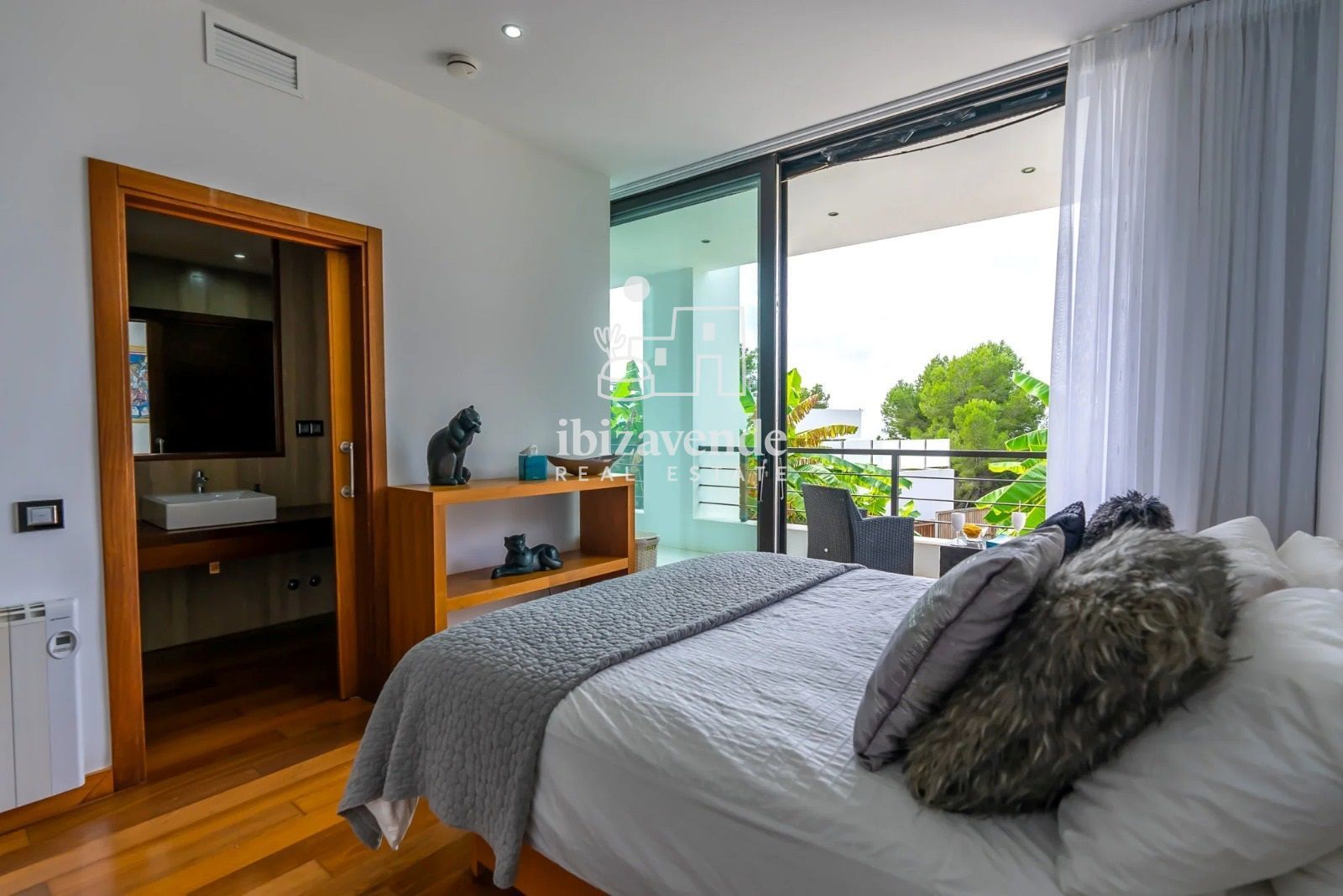 Mobilia Property Image