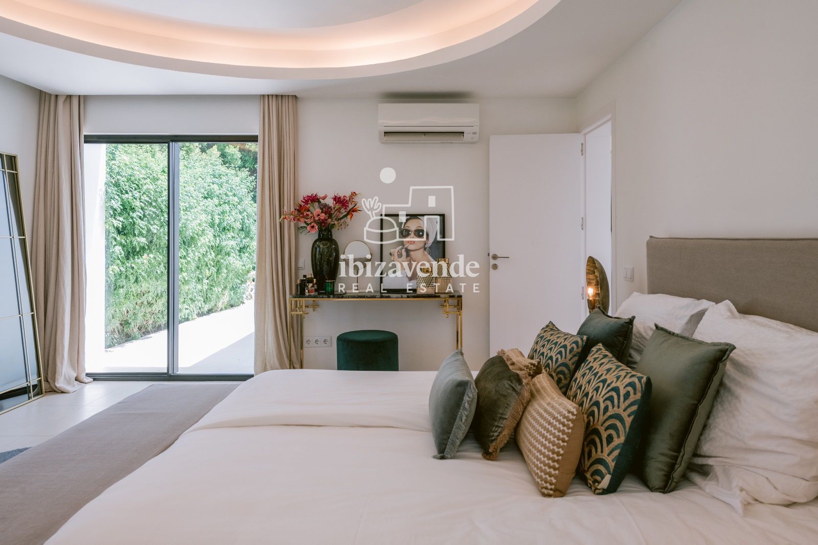 Mobilia Property Image