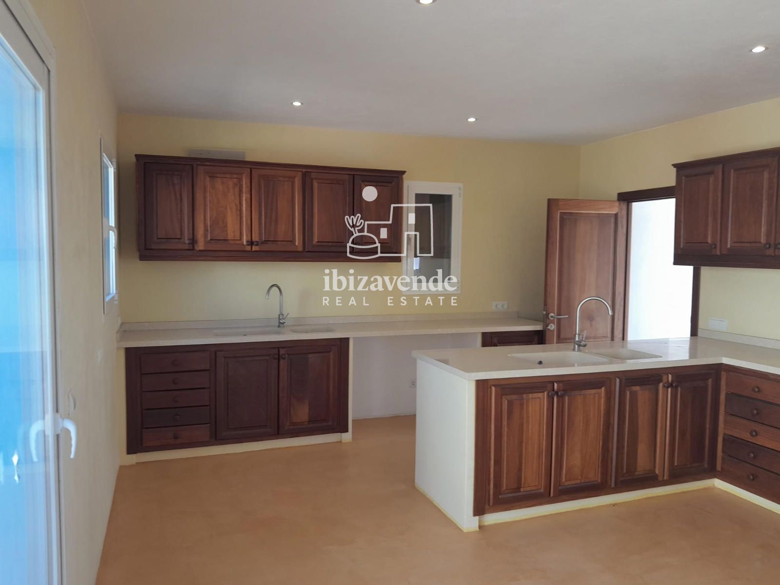 Mobilia Property Image