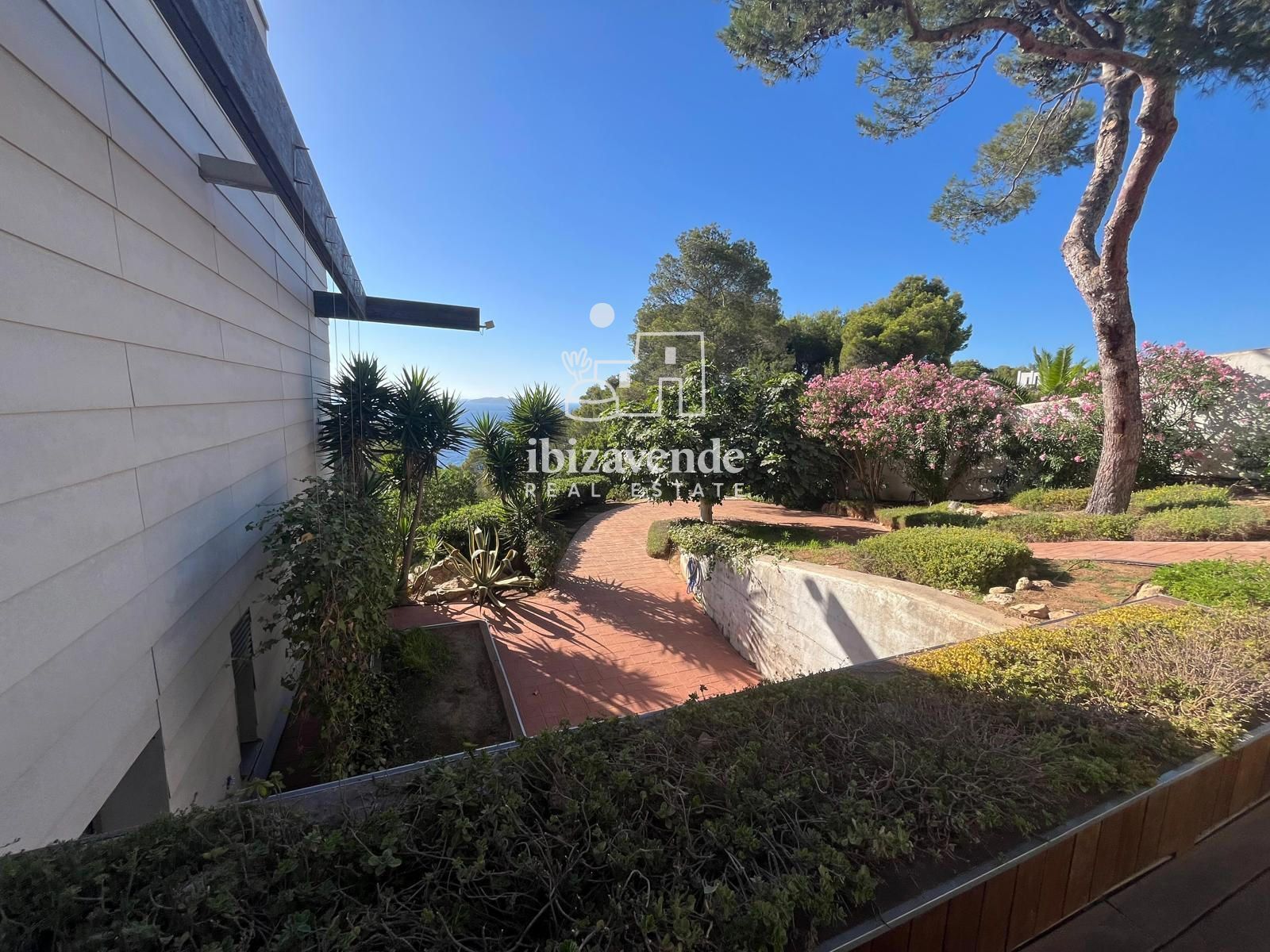Mobilia Property Image