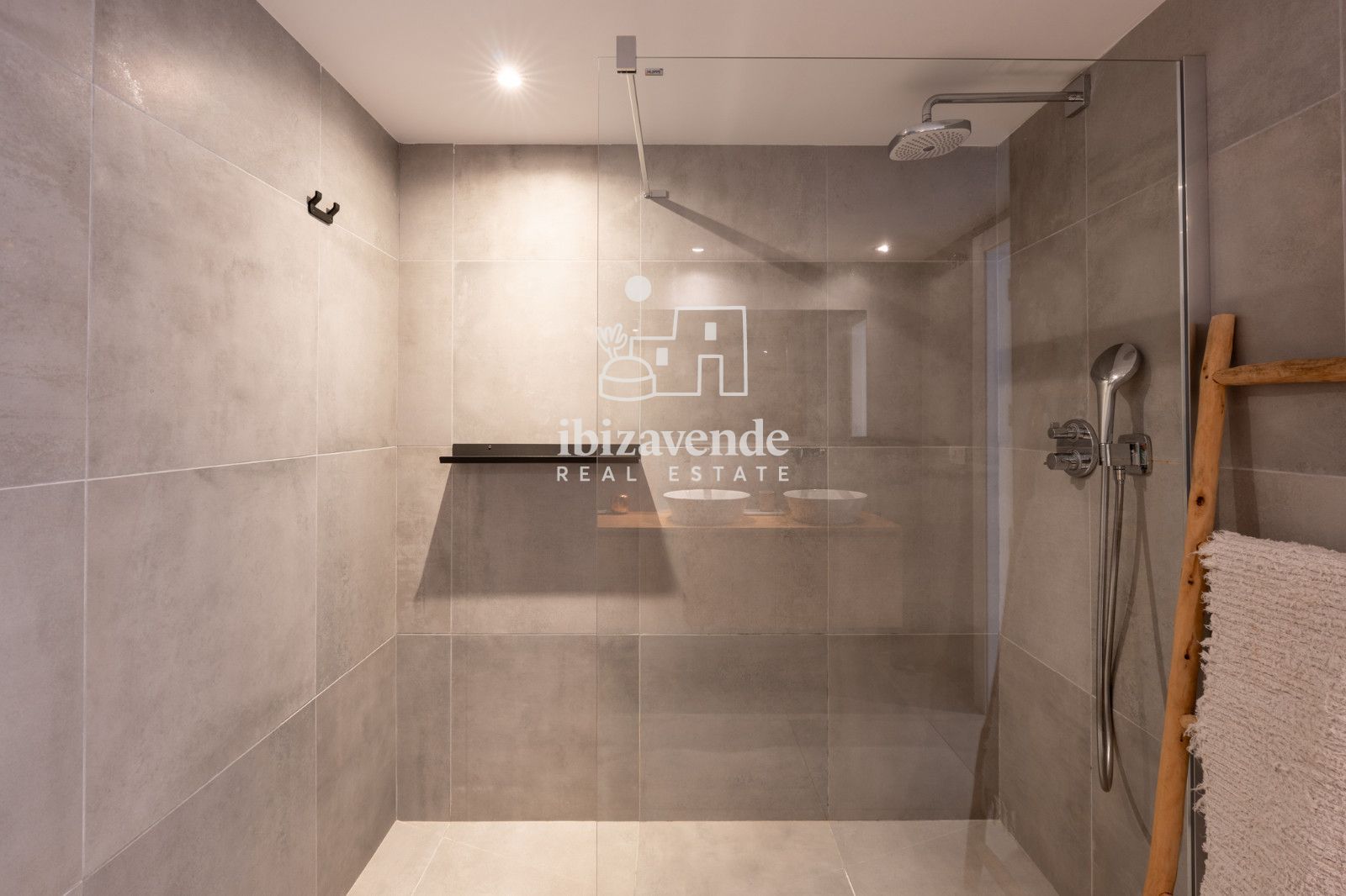 Mobilia Property Image