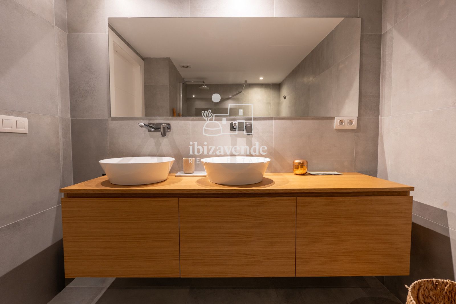 Mobilia Property Image