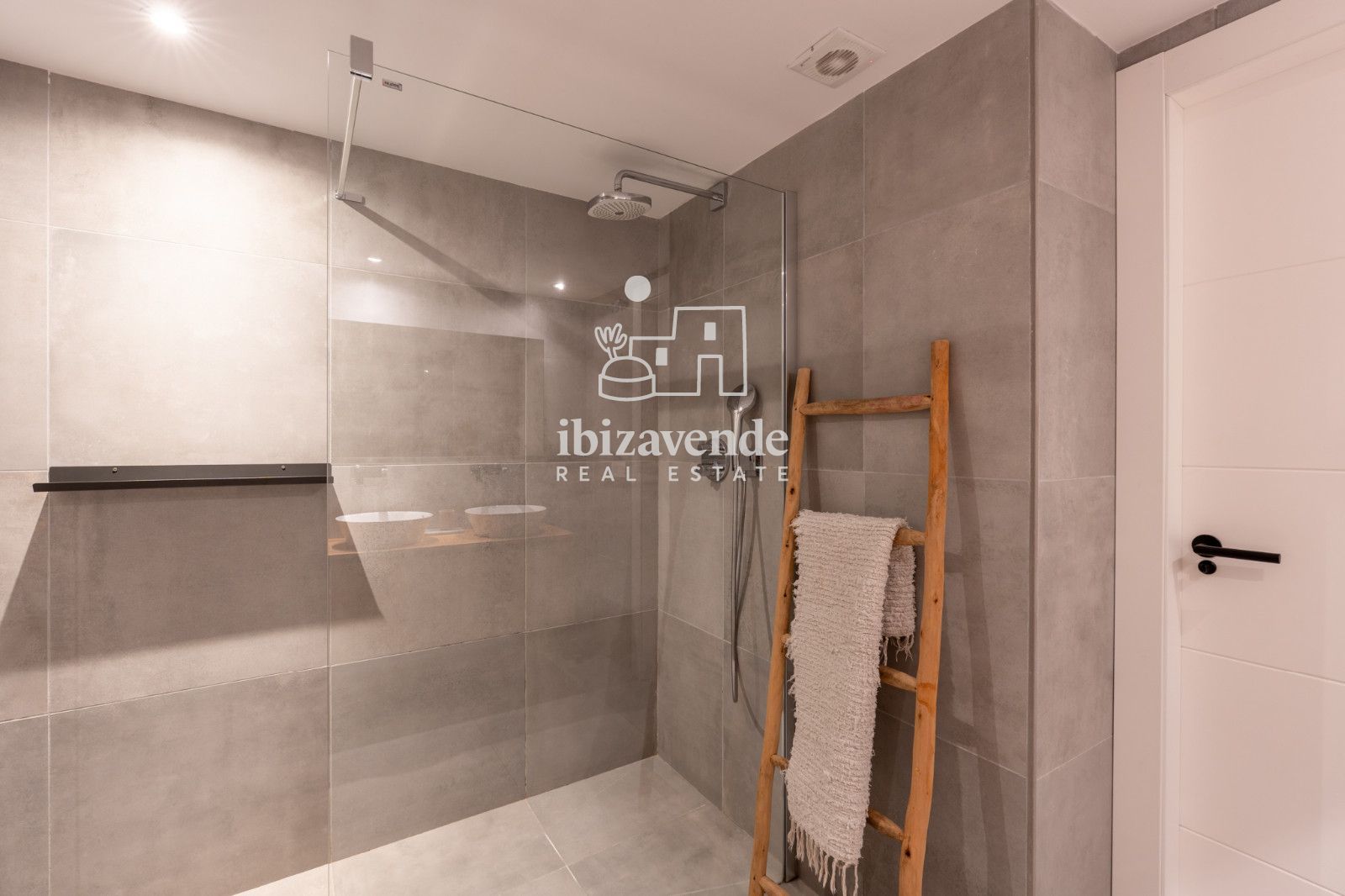 Mobilia Property Image