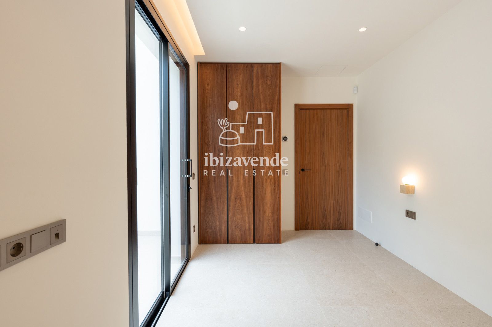 Mobilia Property Image