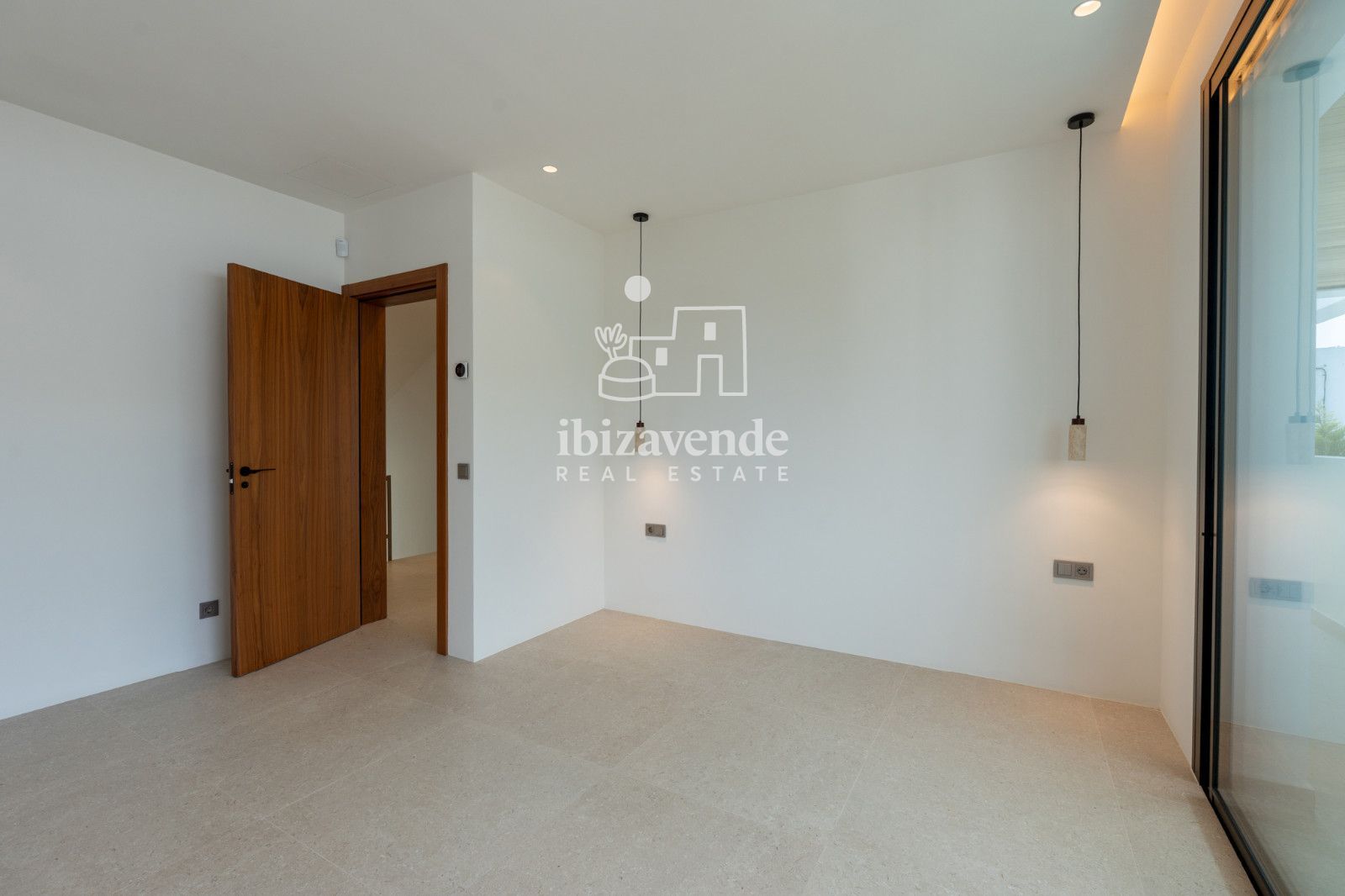 Mobilia Property Image