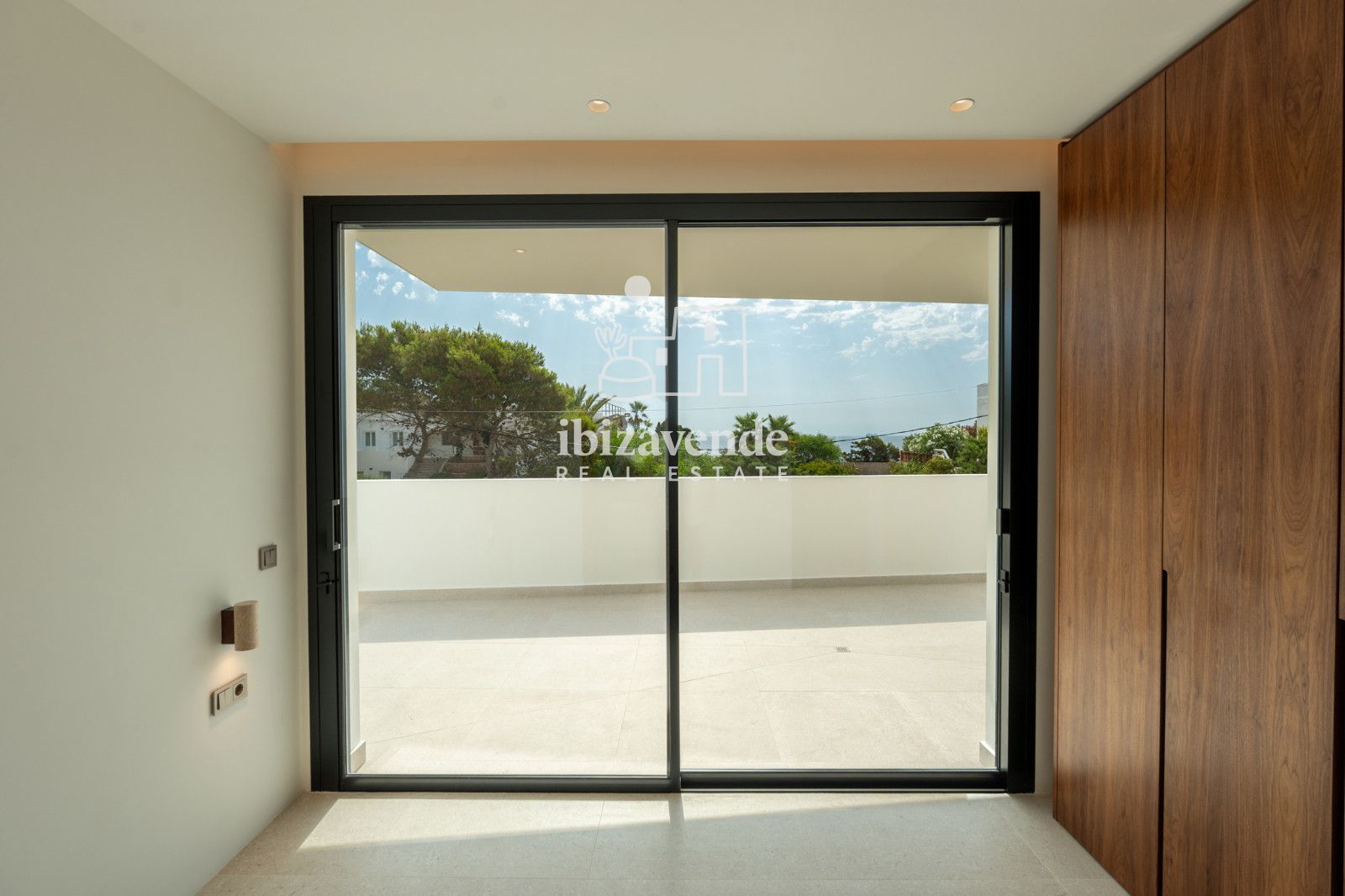 Mobilia Property Image