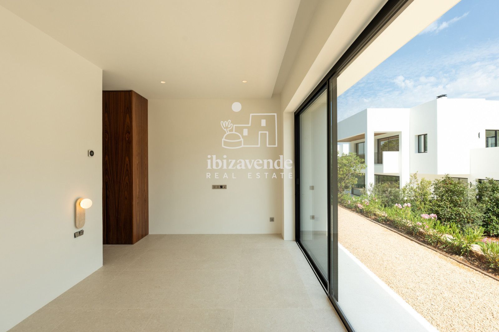 Mobilia Property Image