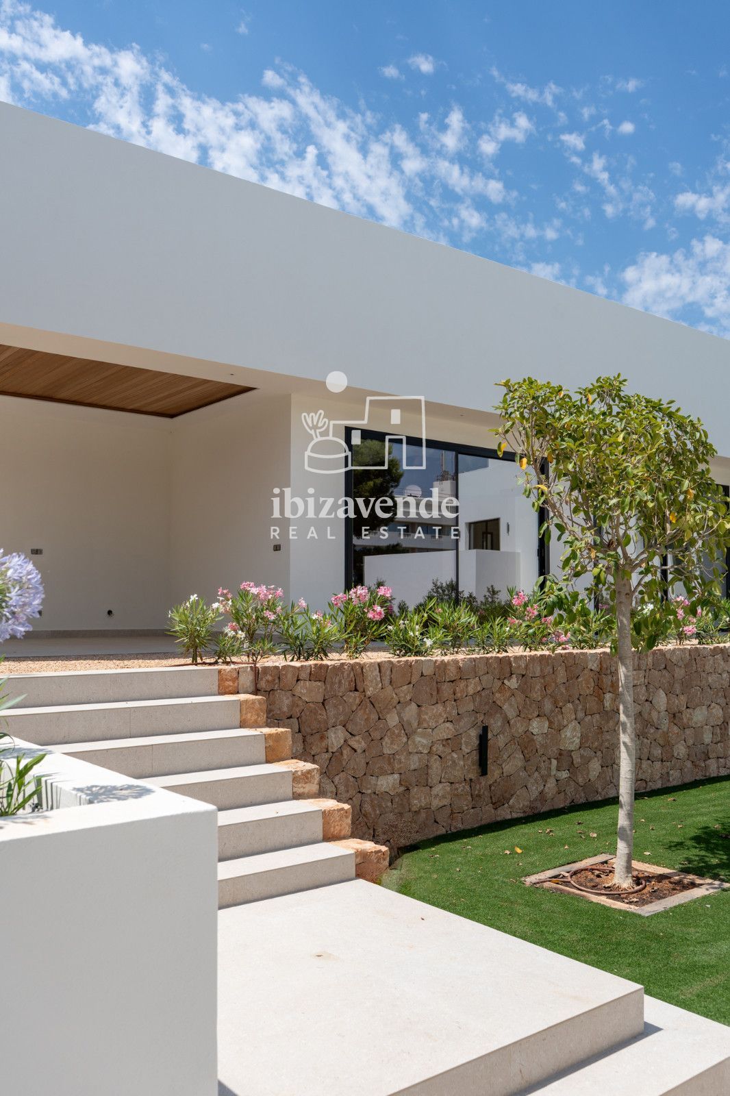 Mobilia Property Image