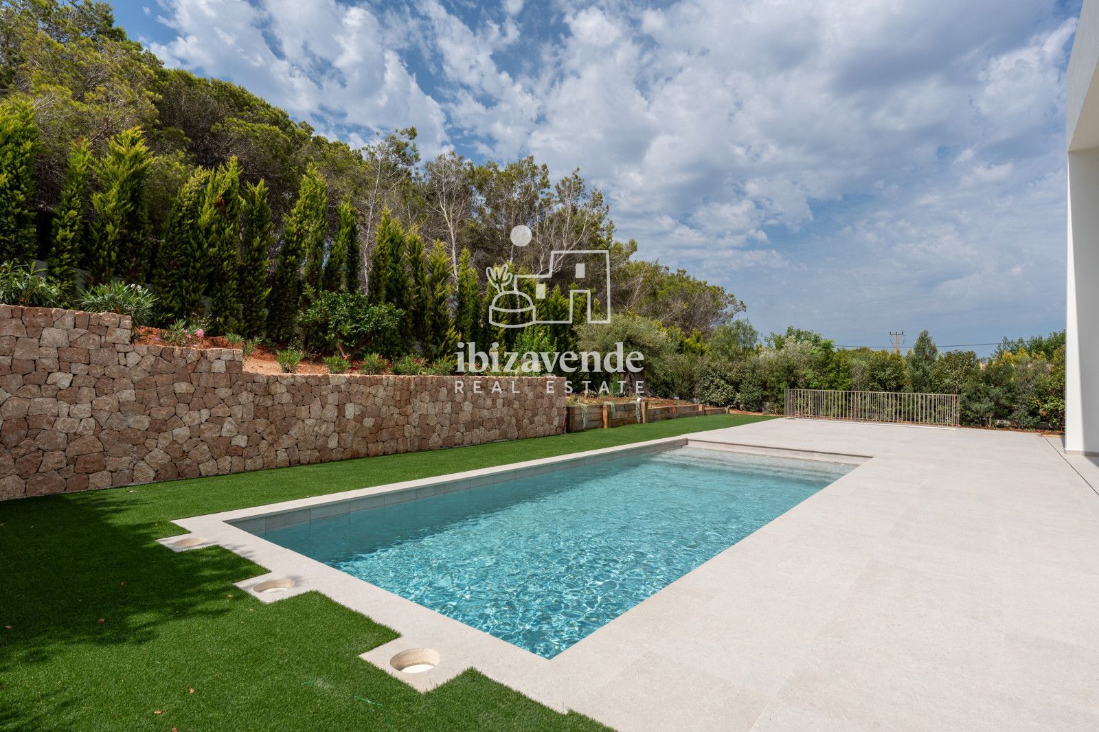 Mobilia Property Image