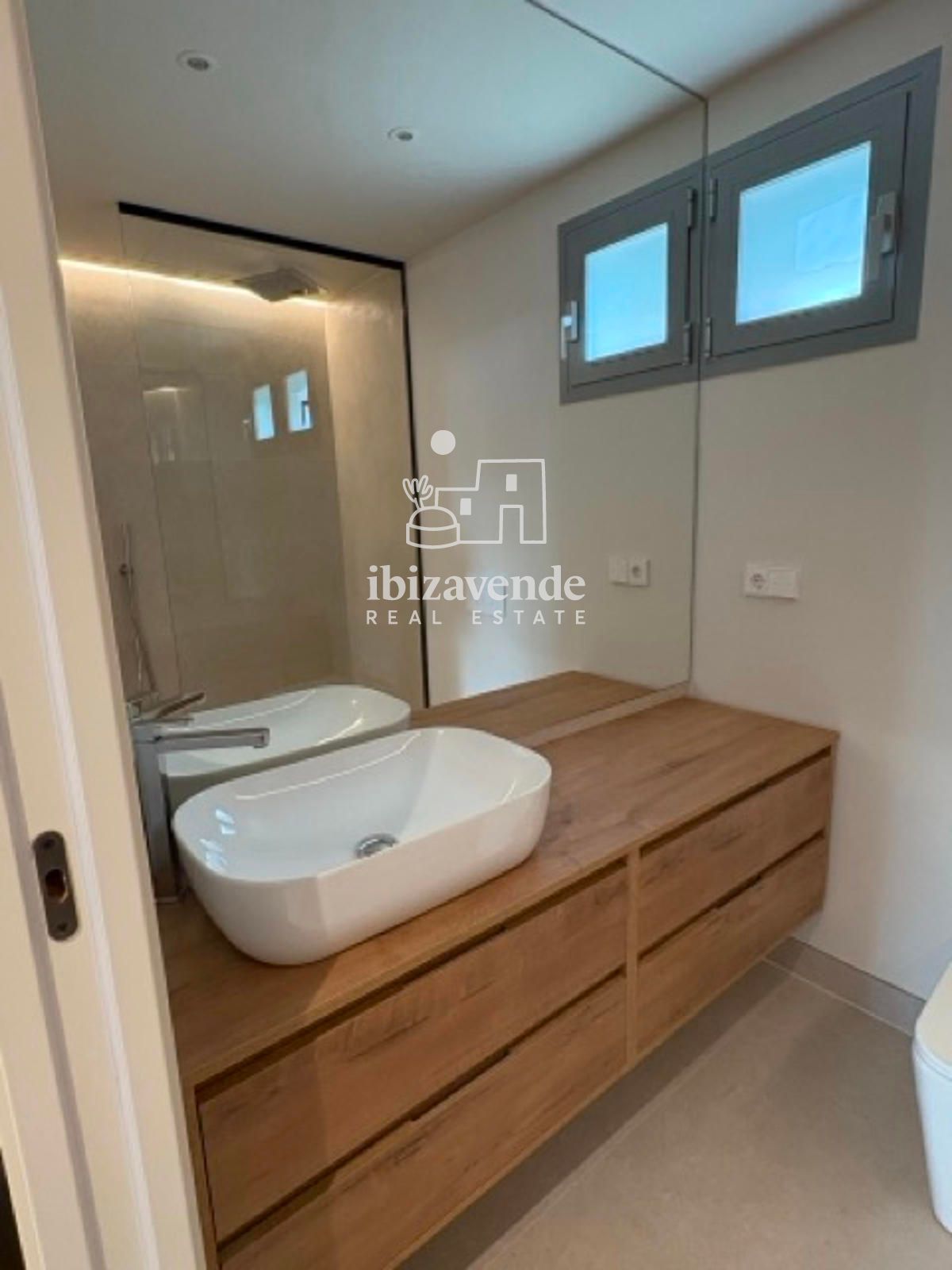 Mobilia Property Image