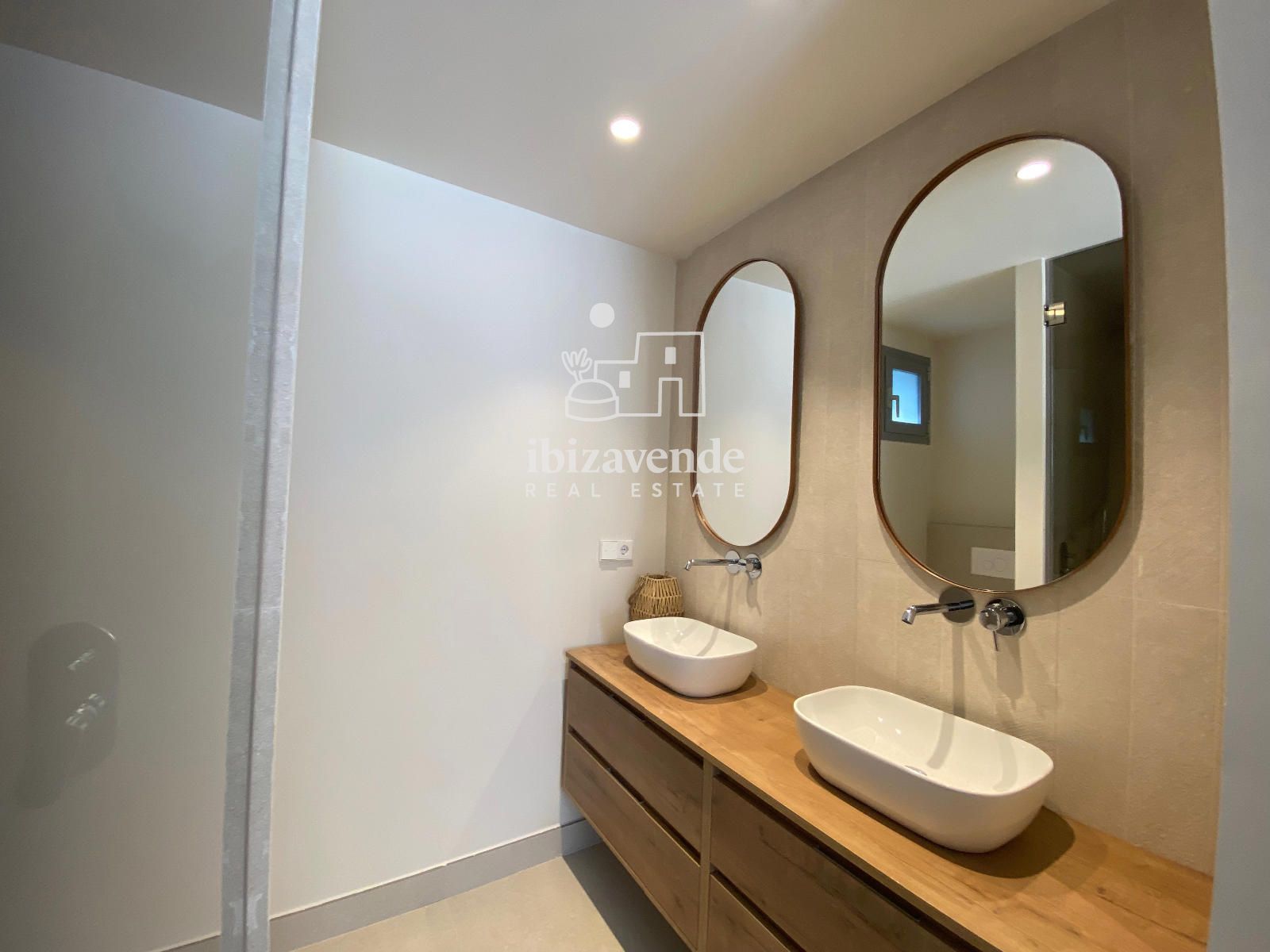 Mobilia Property Image