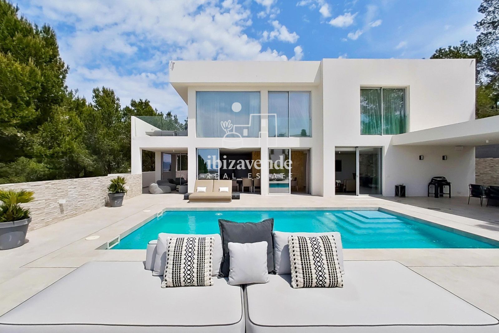 Mobilia Property Image