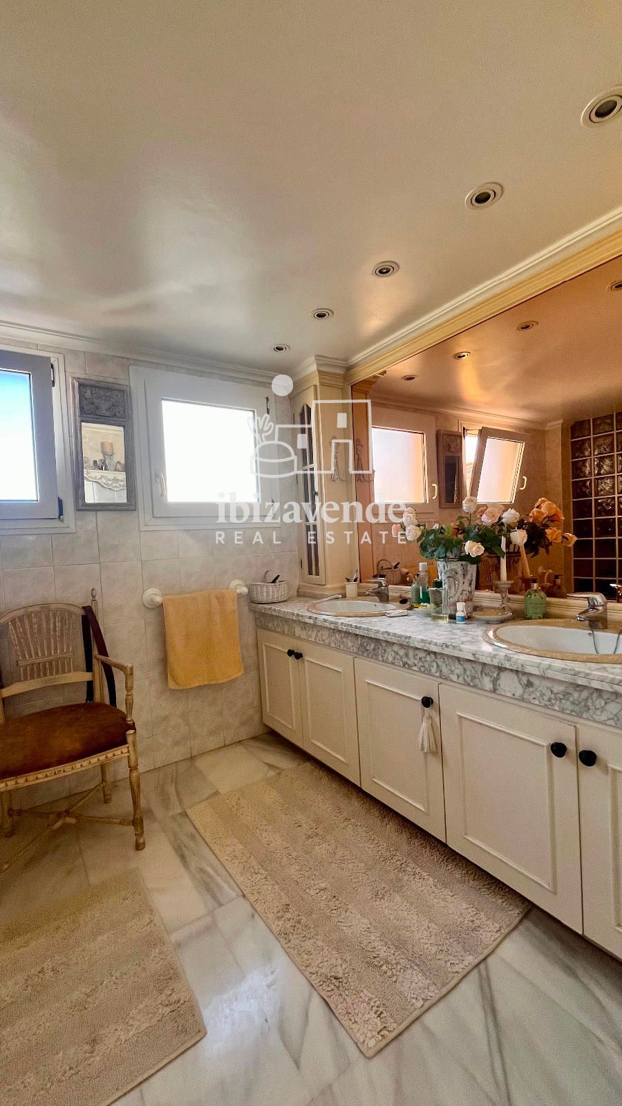 Mobilia Property Image