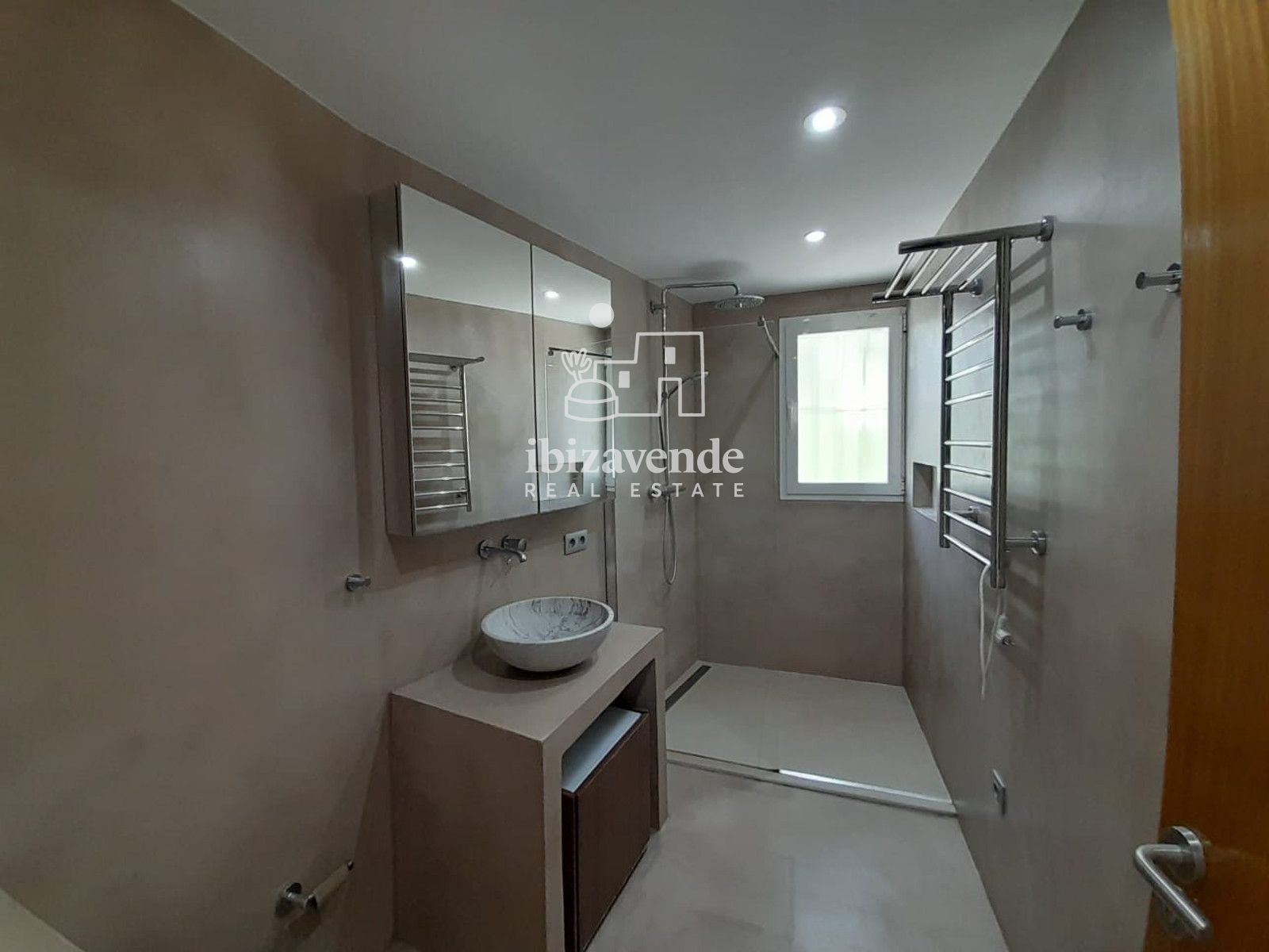 Mobilia Property Image