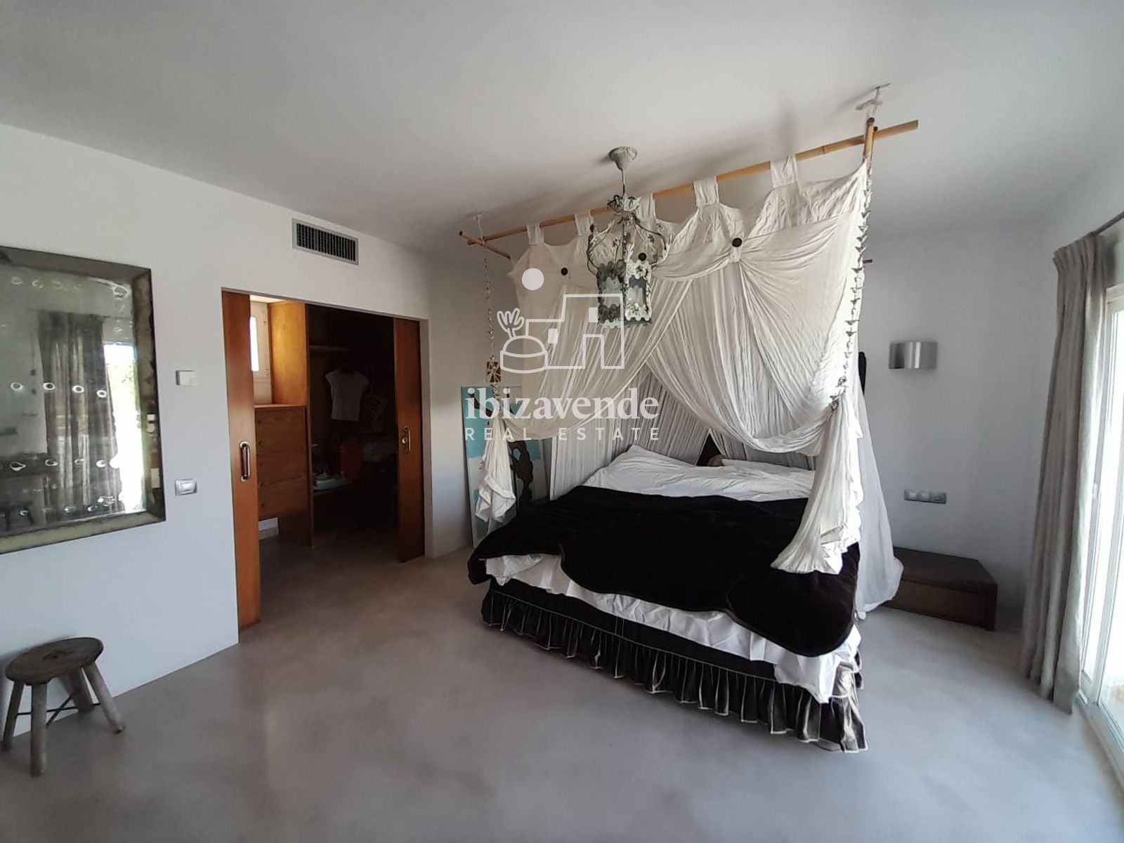 Mobilia Property Image