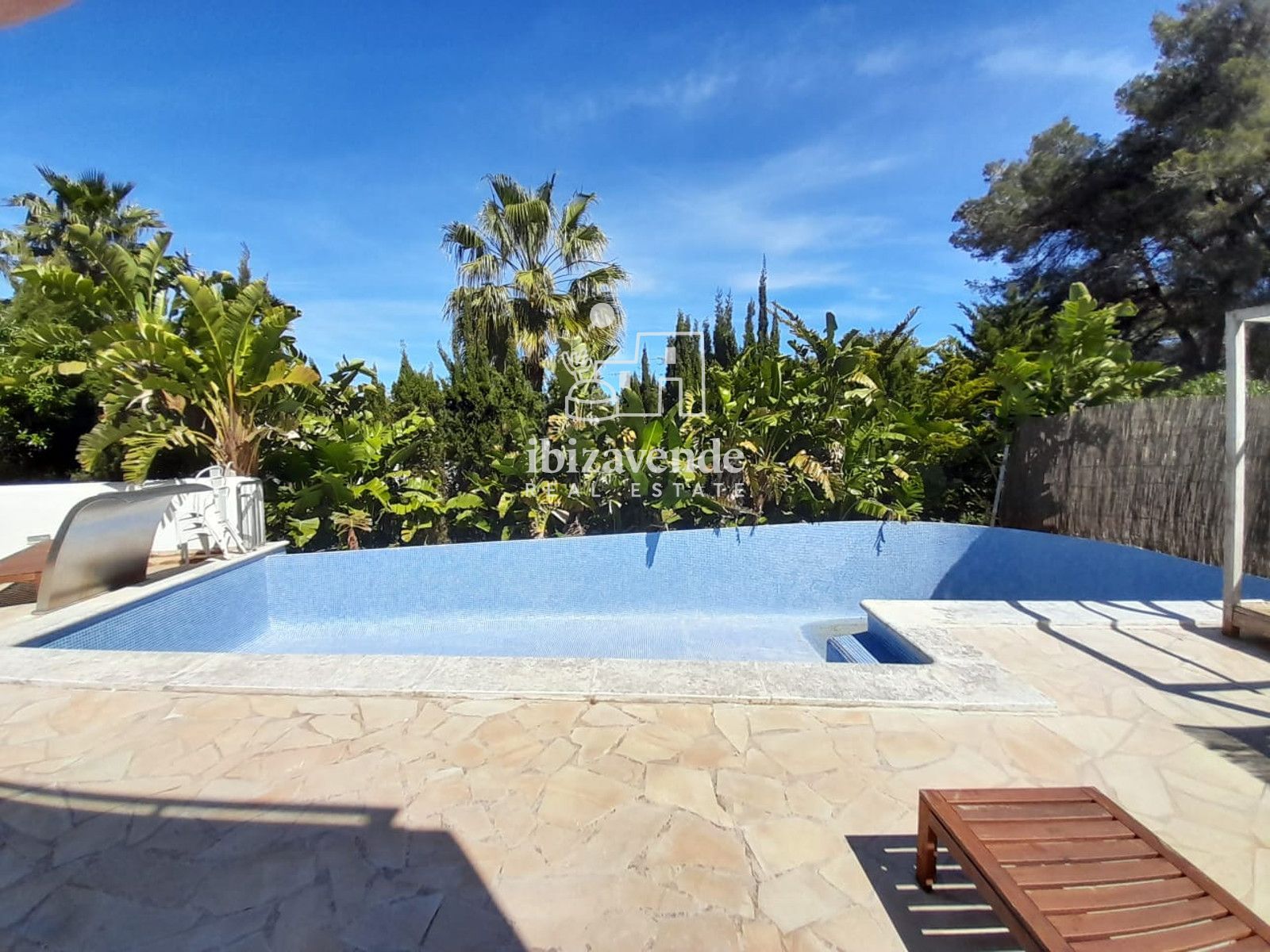 Mobilia Property Image